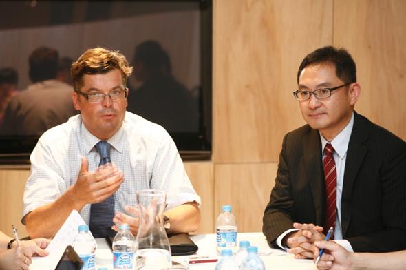 �󣺴󱱚WͨӍCEO Mogens Elsberg���ң��󱱚WͨӍ�Ї�(gu��)�^(q��)����(j��ng)����پ