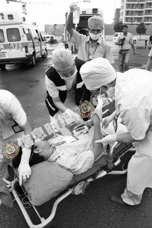 ��خ�^(q��)�e�����а���ȼ�¼���(y��ng)����Ԯ����(x��)��120���ӓ��ȡ����ߡ�